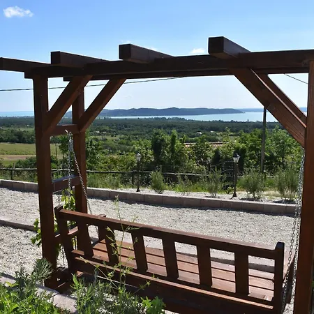 Villa Kisleshegy Doergicse Vendeghaz Sauna & Jakuzzi Dorgicse